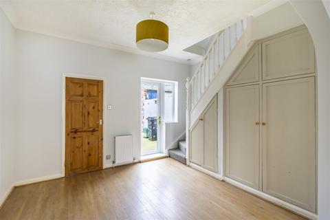 2 bedroom terraced house to rent, Poplar Street, York, YO26 4SF