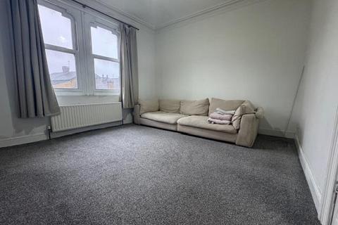 2 bedroom flat to rent, Fountain Street, LEEDS LS27