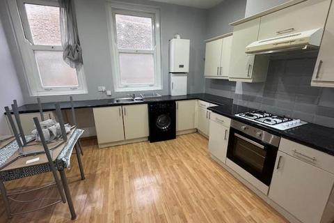 2 bedroom flat to rent, Fountain Street, LEEDS LS27