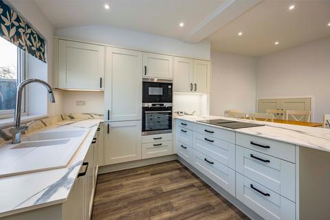 4 bedroom terraced house to rent, Harley Street, Nottingham, NG7