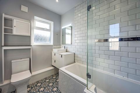 4 bedroom terraced house to rent, Harley Street, Nottingham, NG7