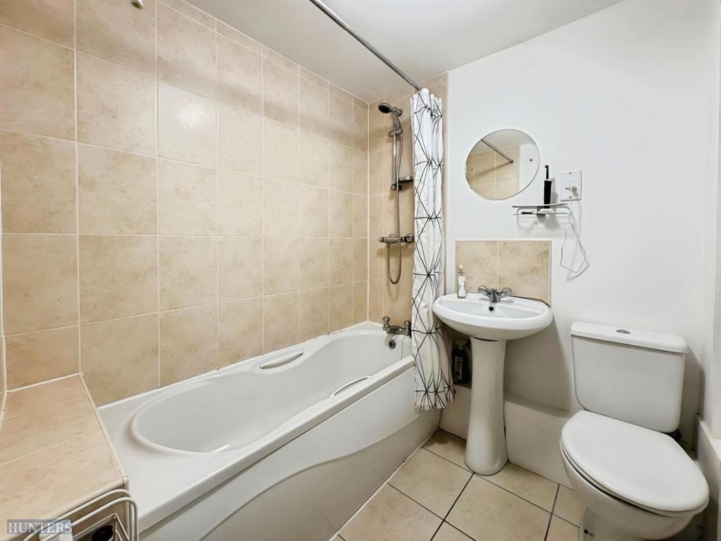 3350b115-BATHROOM.jpg