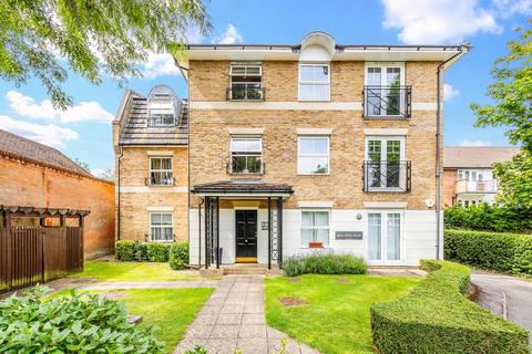 2 bedroom flat to rent, Lovelace Gardens, Surbiton KT6