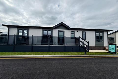 2 bedroom park home for sale, Canvey Island, Essex, SS8