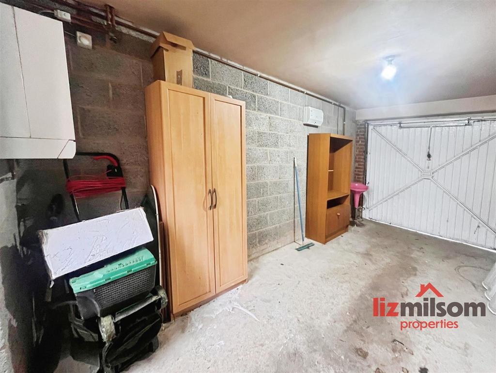 078d7ab2-GARAGE.jpg