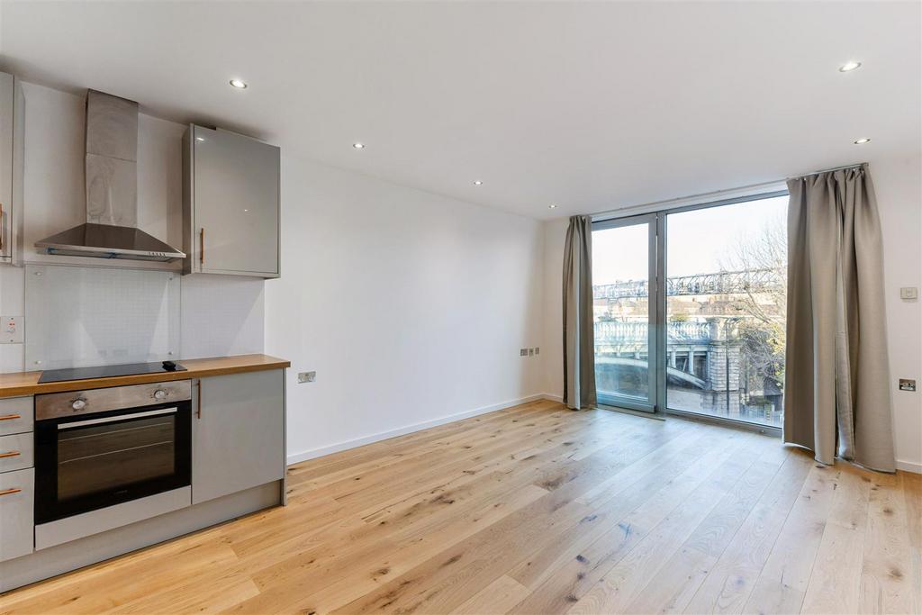 101123 31 B Maltings Place Tower Bridge Road-10.jpg