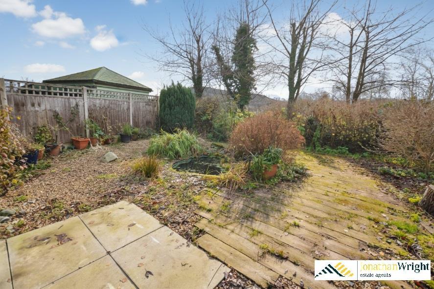 92 REAR GARDEN.jpg