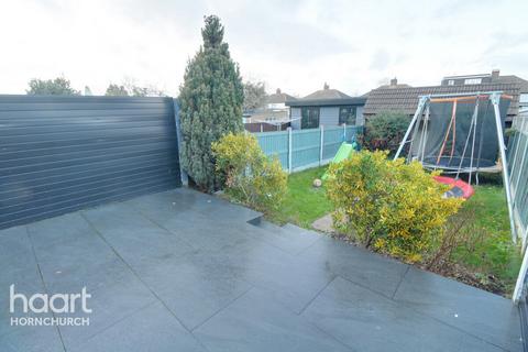 undefined, Rothbury Avenue, RAINHAM