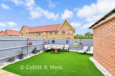3 bedroom detached house for sale, Fennel Drive, Chichester, West Sussex