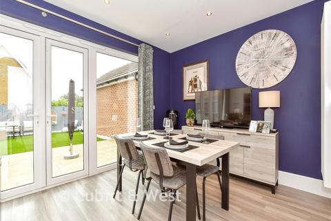 3 bedroom detached house for sale, Fennel Drive, Chichester, West Sussex