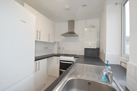 2 bedroom flat to rent, Beach Road, Eastbourne BN22