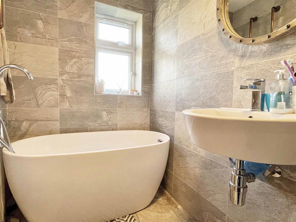 Ensuite.jpg