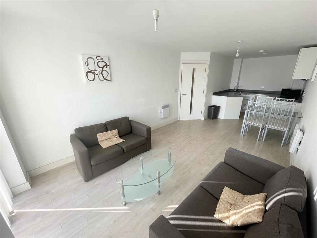Lounge/Kitchen
