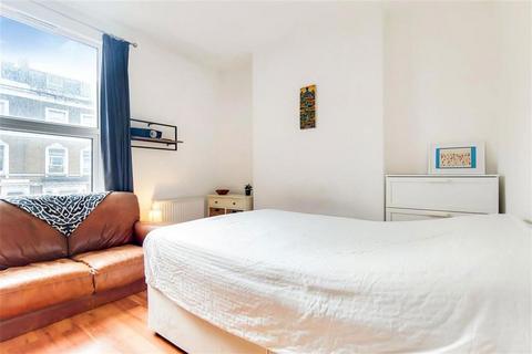 undefined, Castelnau, London SW13
