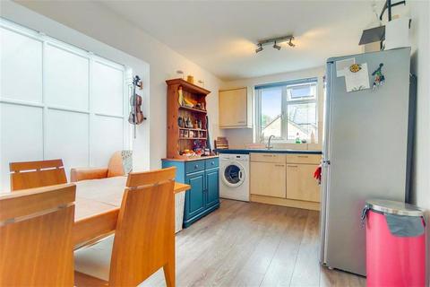 undefined, Castelnau, London SW13