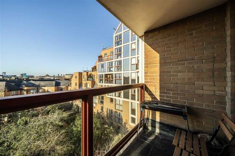 2 bedroom flat for sale, Asher Way, London E1W