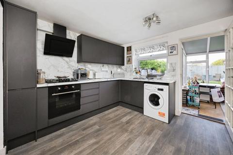 3 bedroom detached house for sale, Nettlefield, Ashford, TN24 9