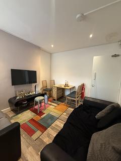4 bedroom terraced house to rent, Nottingham NG7