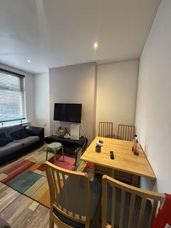 4 bedroom terraced house to rent, Nottingham NG7