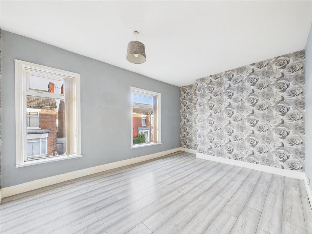 CAM05451 G0-PR0083-STILL006.jpg