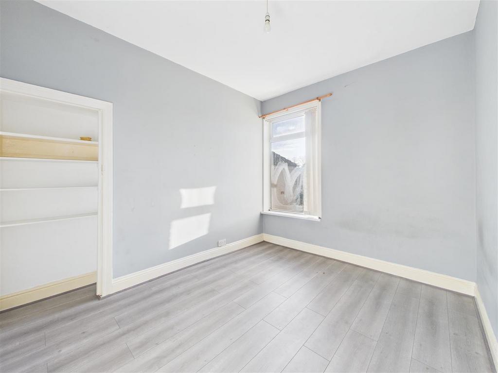 CAM05451 G0-PR0083-STILL007.jpg