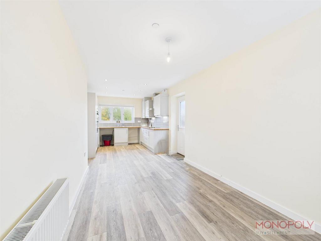 CAM04439 G0-PR0189-STILL003.jpg