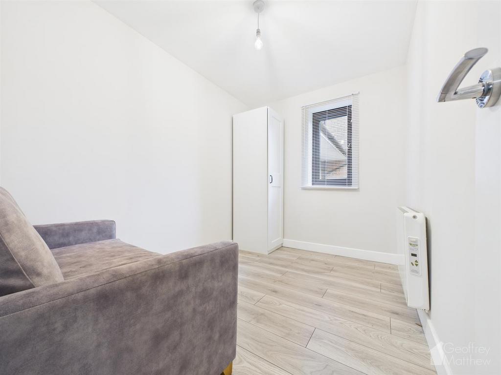 CAM02365 G0-PR0390-STILL010.jpg