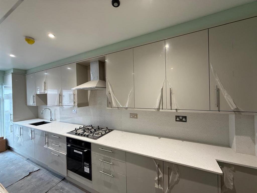 Kitchen - 32 The Frithe.jpg