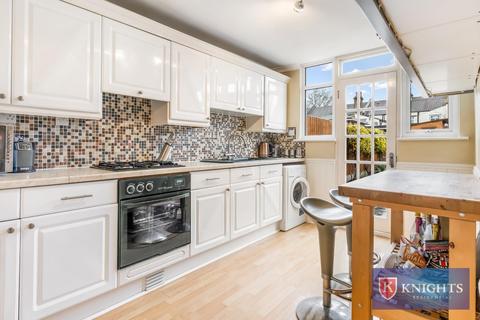 3 bedroom house for sale, South Road, London, N9