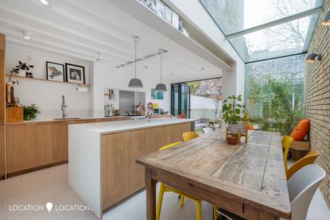 undefined, Palatine Road, London, N16