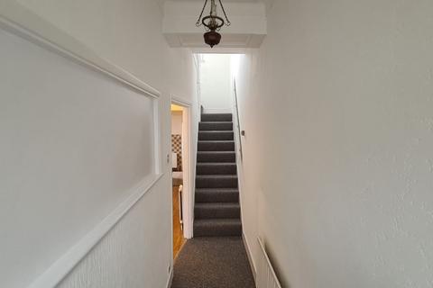 3 bedroom terraced house to rent, Lichfield Road, London E6