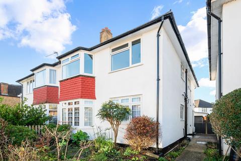 2 bedroom flat for sale, Grove Close, Kingston Upon Thames KT1