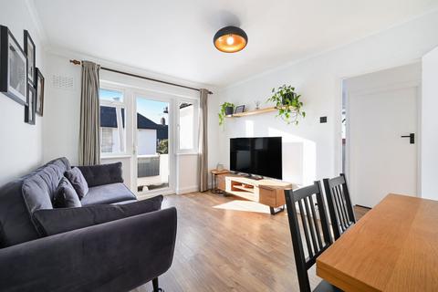 2 bedroom flat for sale, Grove Close, Kingston Upon Thames KT1