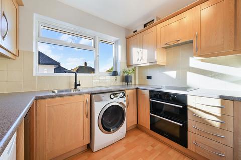 2 bedroom flat for sale, Grove Close, Kingston Upon Thames KT1