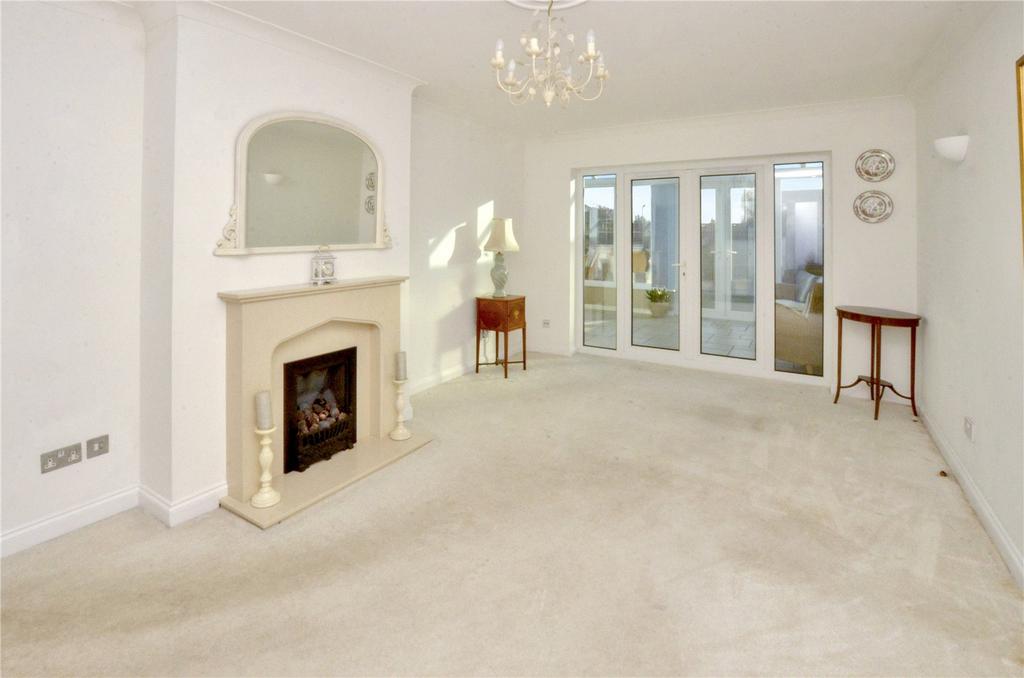 Lounge/Diniing Room