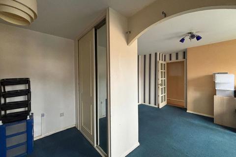 1 bedroom flat for sale, 19 Green Pond Close, Walthamstow, London, E17 6EE