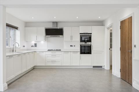 5 bedroom detached house to rent, Beech Tree Close, Bookham, Leatherhead, Surrey, KT23