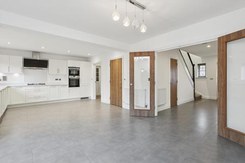 5 bedroom detached house to rent, Beech Tree Close, Bookham, Leatherhead, Surrey, KT23