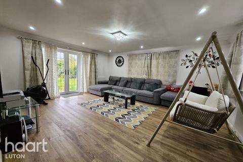 undefined, Chapter House Road, LUTON