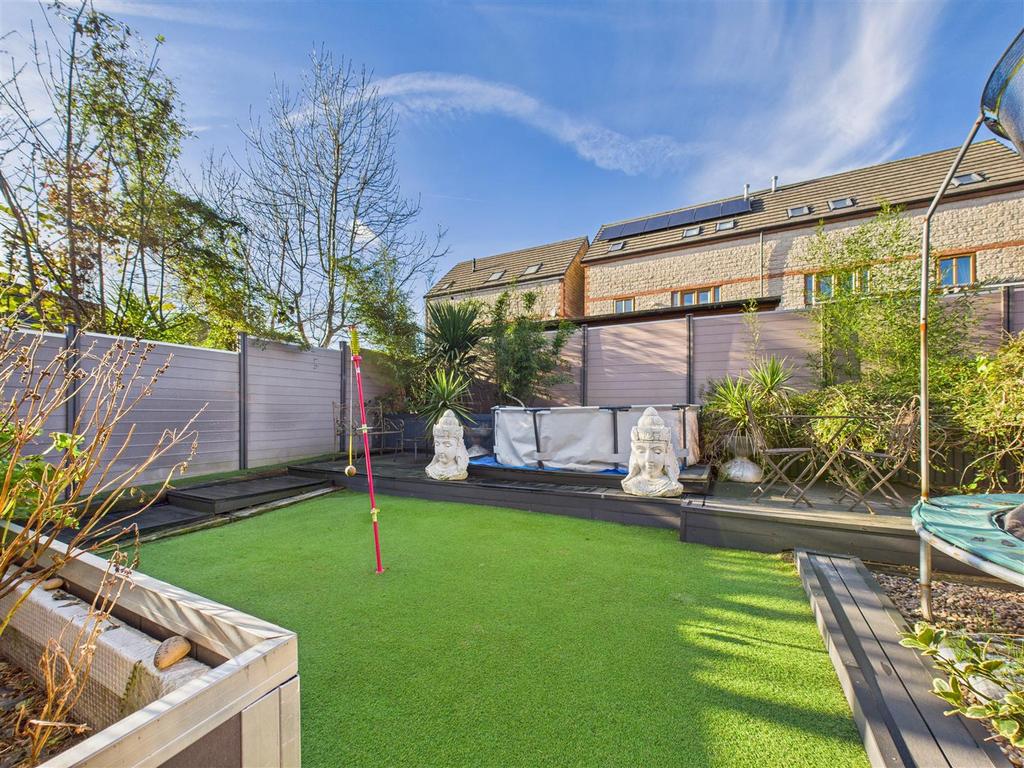 CAM05207 G0-PR0074-STILL028.jpg