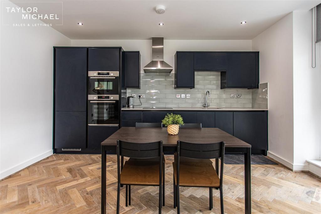 Kitchen / Living Room