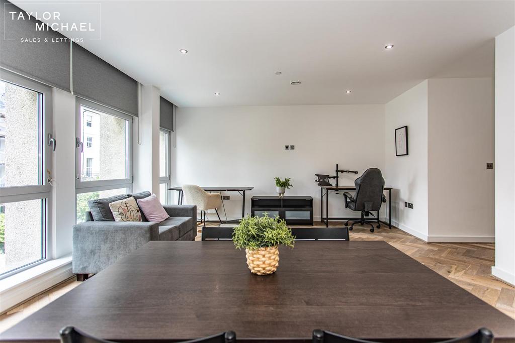 Kitchen / Living Room