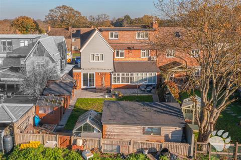 4 bedroom semi-detached house for sale, Woolshots Road, Wickford SS12