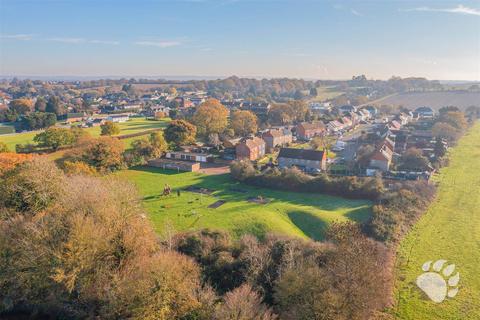 4 bedroom semi-detached house for sale, Woolshots Road, Wickford SS12