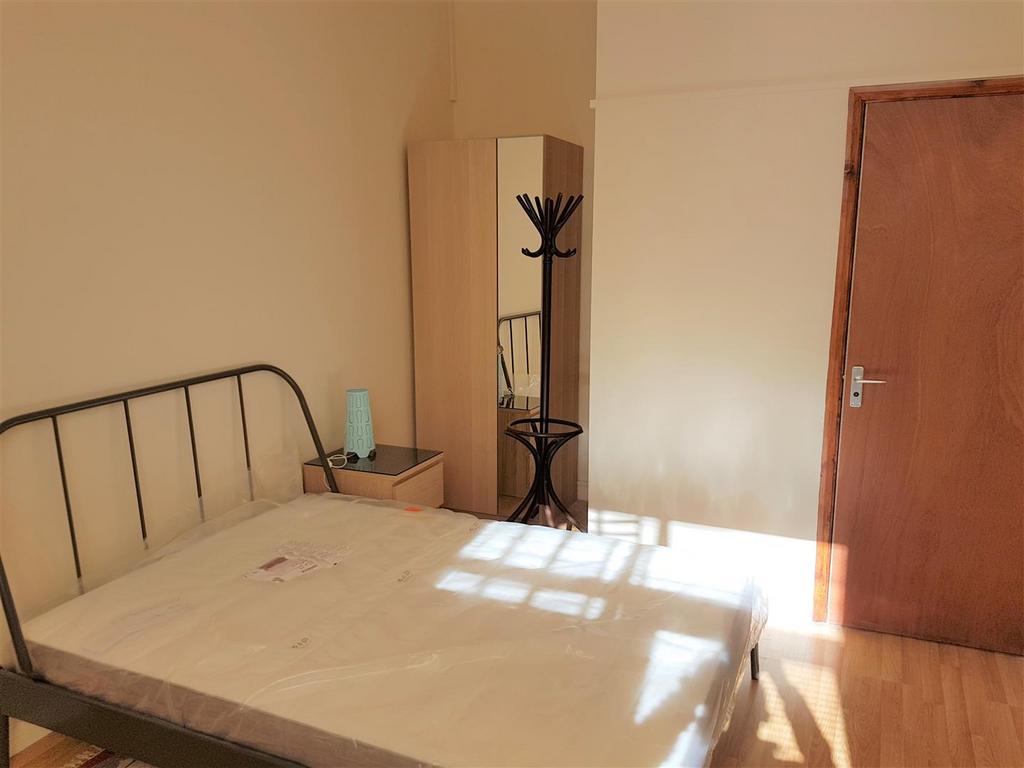 Room 2 .jpg