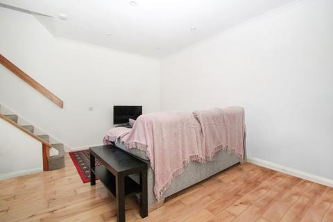 undefined, Newcombe Rise, Yiewsley, UB7