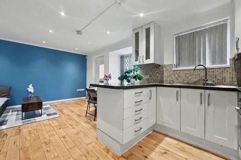 1 bedroom terraced house to rent, Newcombe Rise, Yiewsley, UB7
