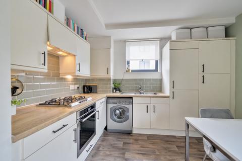 1 bedroom flat for sale, Escomb Court, Godstone Road, Whyteleafe, CR3