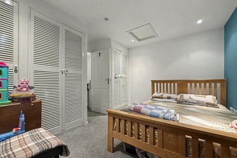 undefined, Newcombe Rise, Yiewsley, UB7
