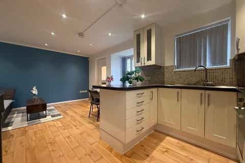undefined, Newcombe Rise, Yiewsley, UB7